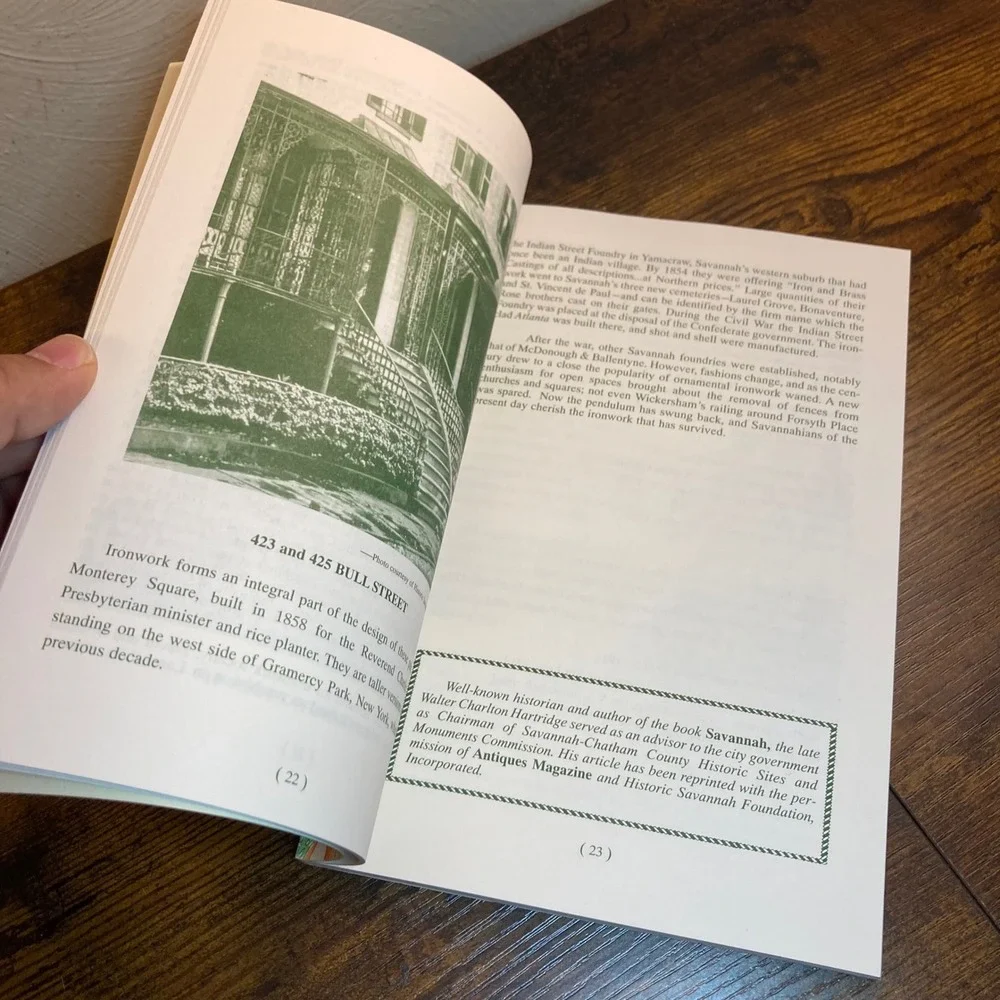 Sojourn In Savannah Official Guidebook and Map 10th Edition 2000 Georgia History
